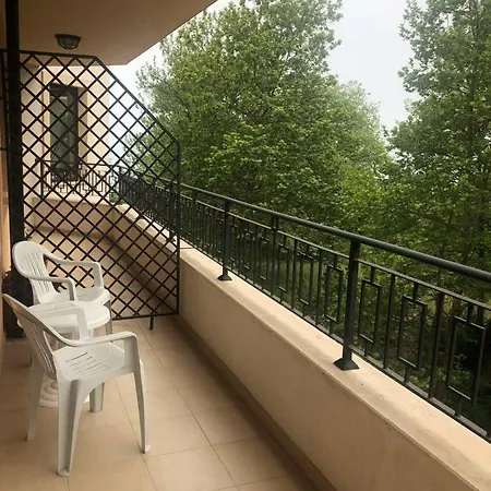 Rich Ii Apartament *