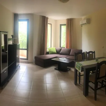 Rich Ii Apartament *