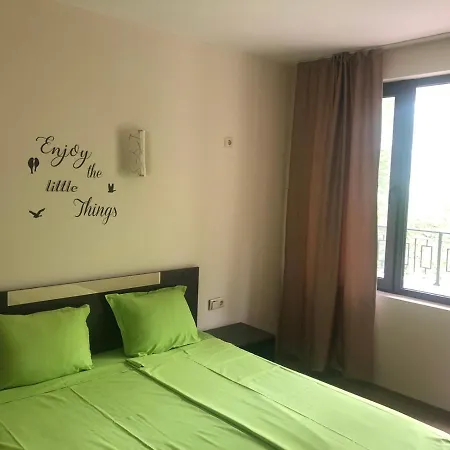 Rich Ii Apartament *